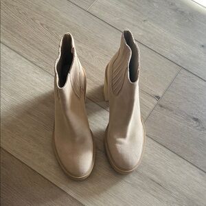 Dolce Vita Caster H2O Waterproof Lug Sole Platform Heeled Bootie | Beige Size 8